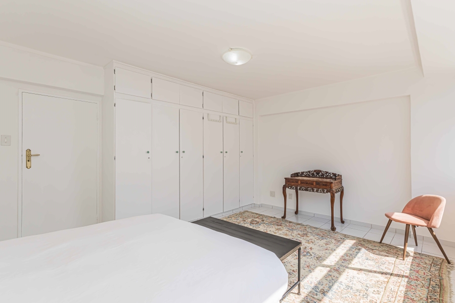 3 Bedroom Property for Sale in Sea Point Western Cape